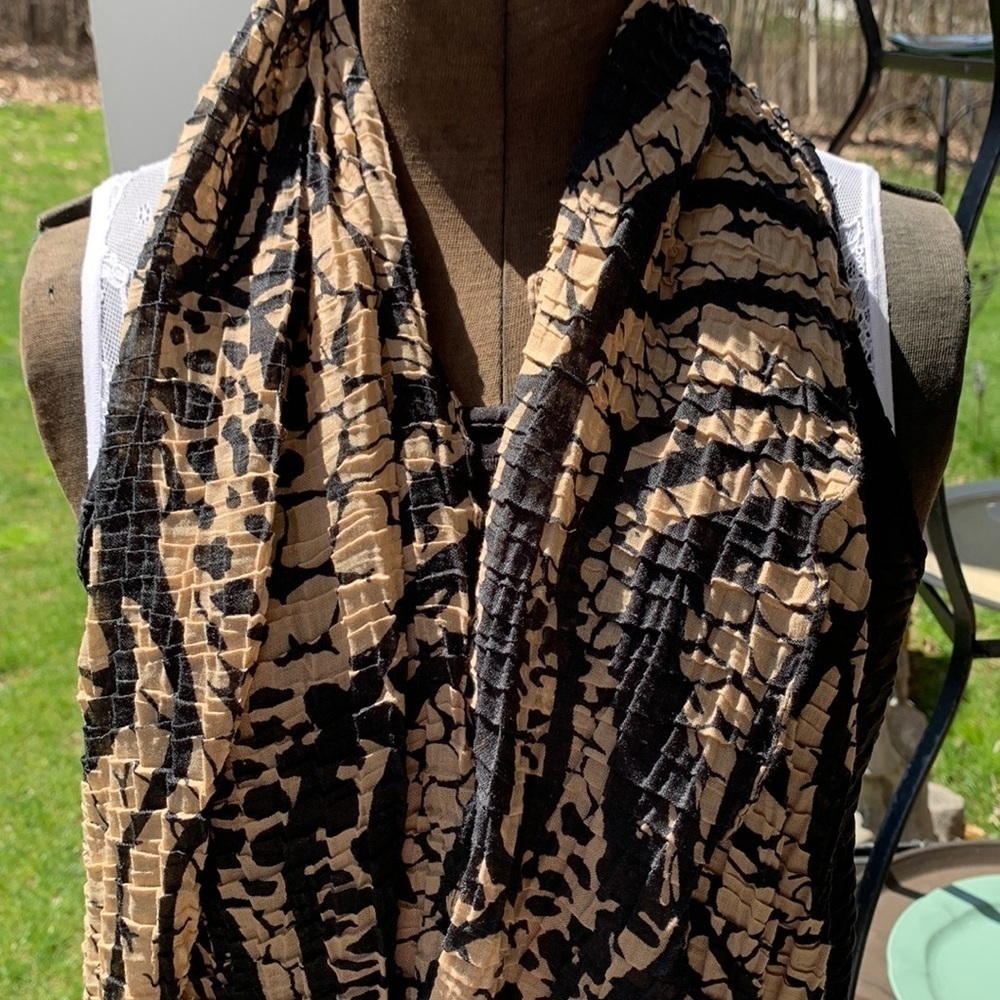 17”X42 animal print scarf black/Tan full circle infinity scarf crinkly material